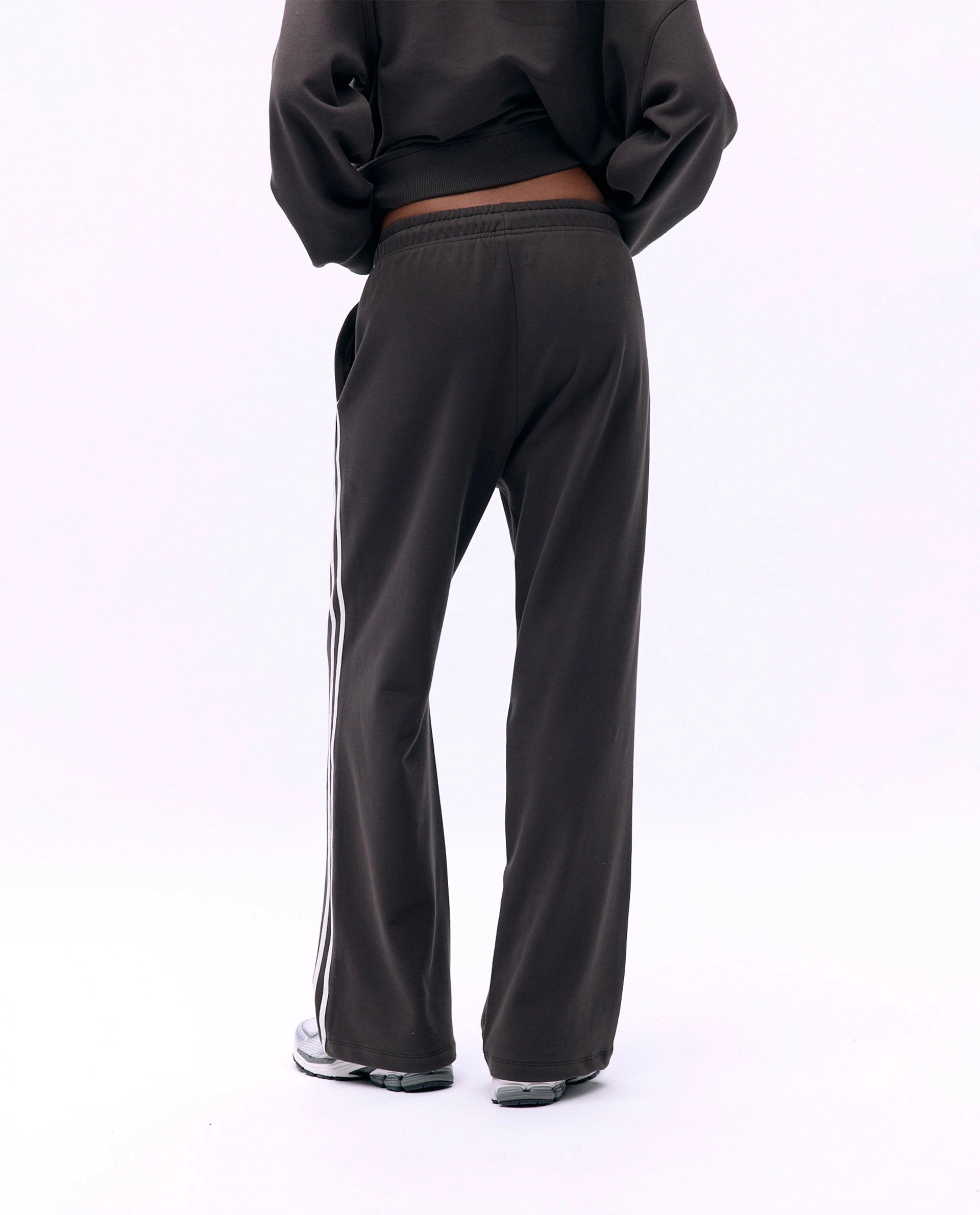 Varsity Loose Fit Sweatpants - Coffee Bean/Marshmallow White