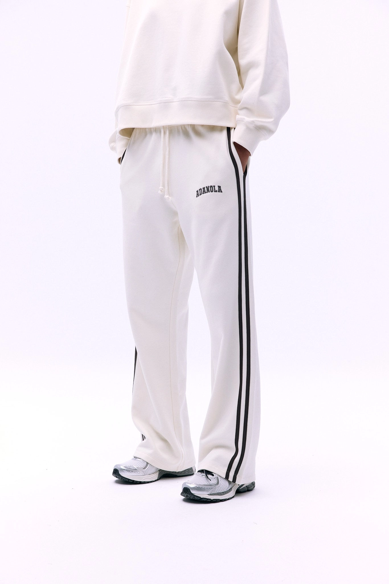 Varsity Loose Fit Sweatpants - Marshmallow White/Coffee Bean
